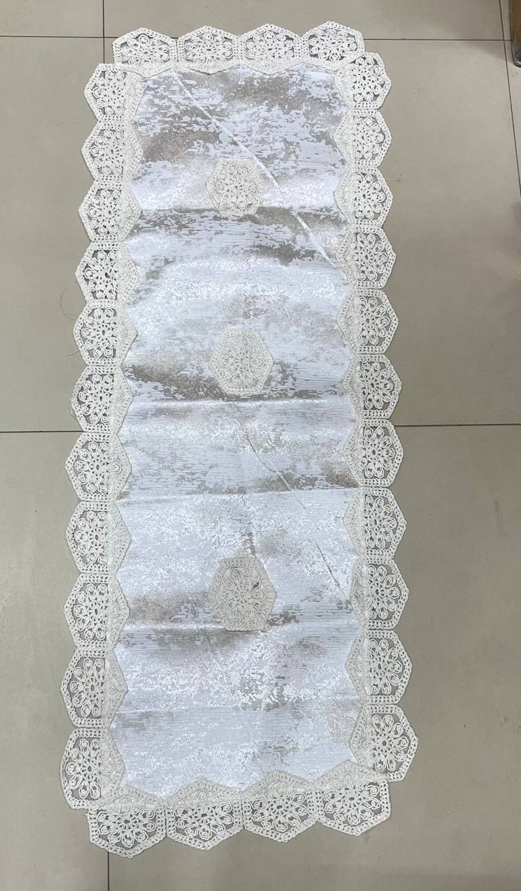 مفرش مشحم كنار مكرمية