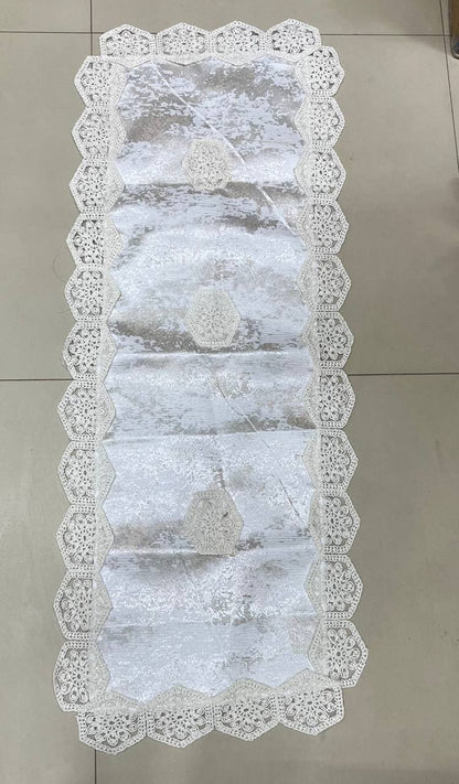 مفرش مشحم كنار مكرمية